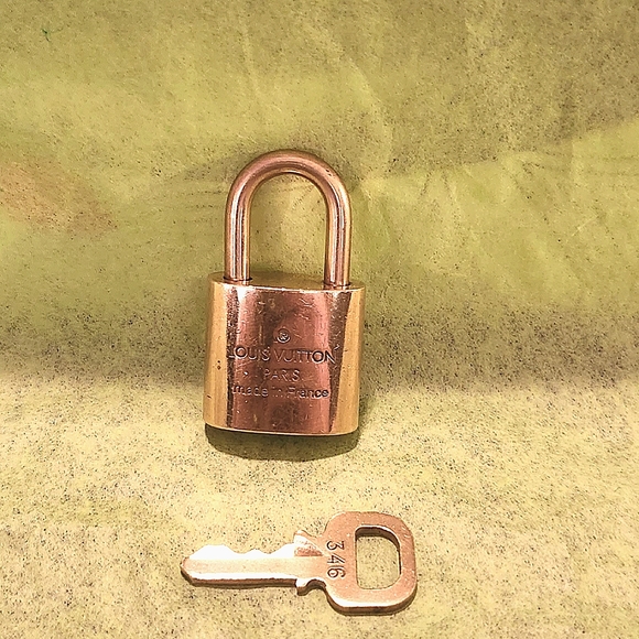 Louis Vuitton Lock and Key No 346 Made in France - Picture 3 of 6